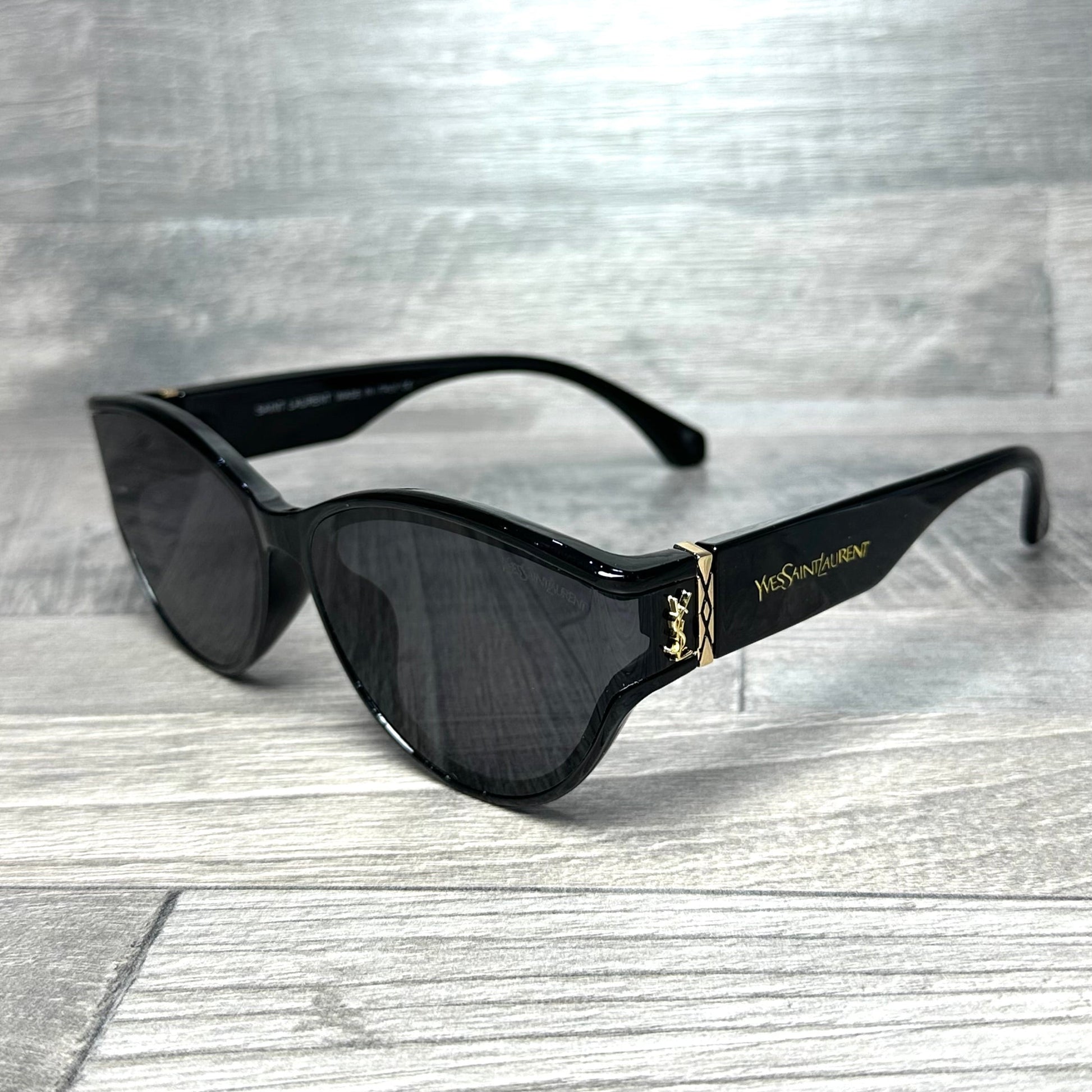Yves Saint Laurent Black Gold  G-75